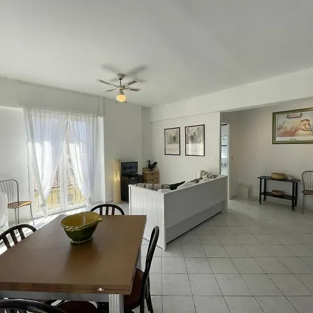 Bh - Gioffredo - Hiper Center 5 People * Nizza