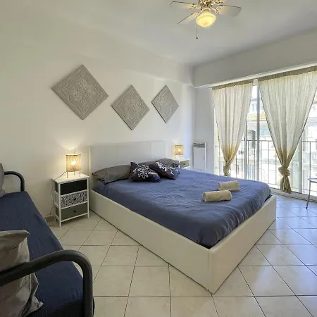 Bh - Gioffredo - Hiper Center 5 People Nizza